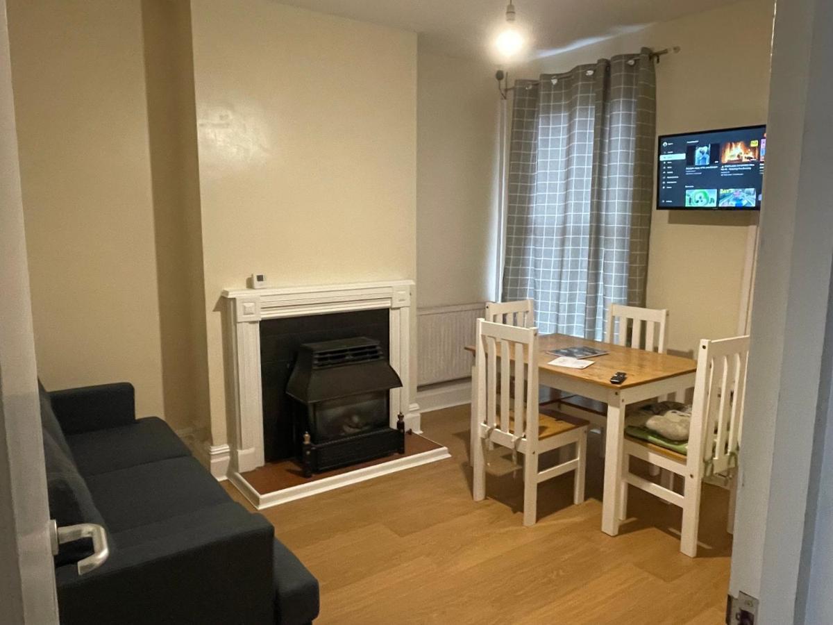 Rooms In A Victorian Comfortable 4-Bedroom House In Milton Keynes Rooms Not En-Suites Wolverton  Exteriér fotografie