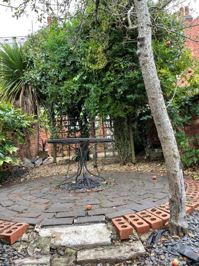 Rooms In A Victorian Comfortable 4-Bedroom House In Milton Keynes Rooms Not En-Suites Wolverton  Exteriér fotografie