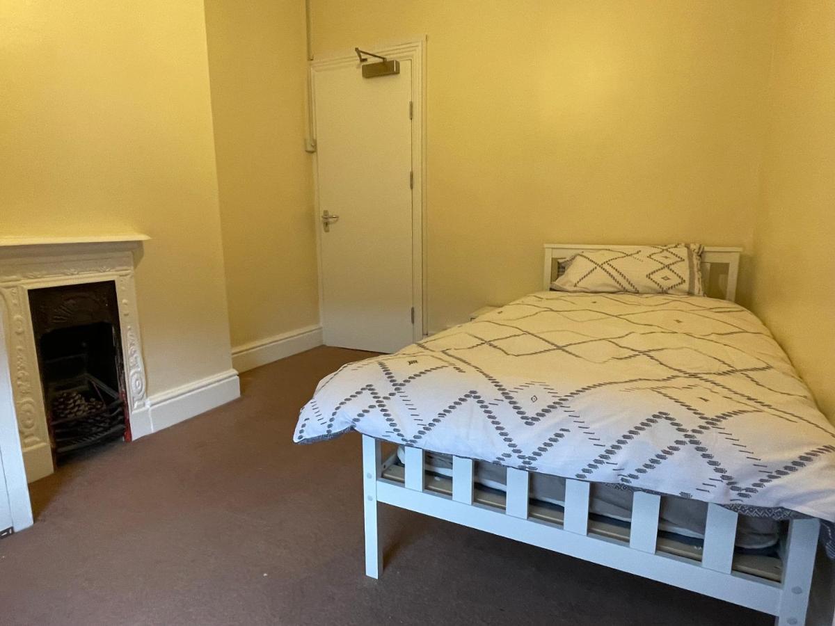 Rooms In A Victorian Comfortable 4-Bedroom House In Milton Keynes Rooms Not En-Suites Wolverton  Exteriér fotografie