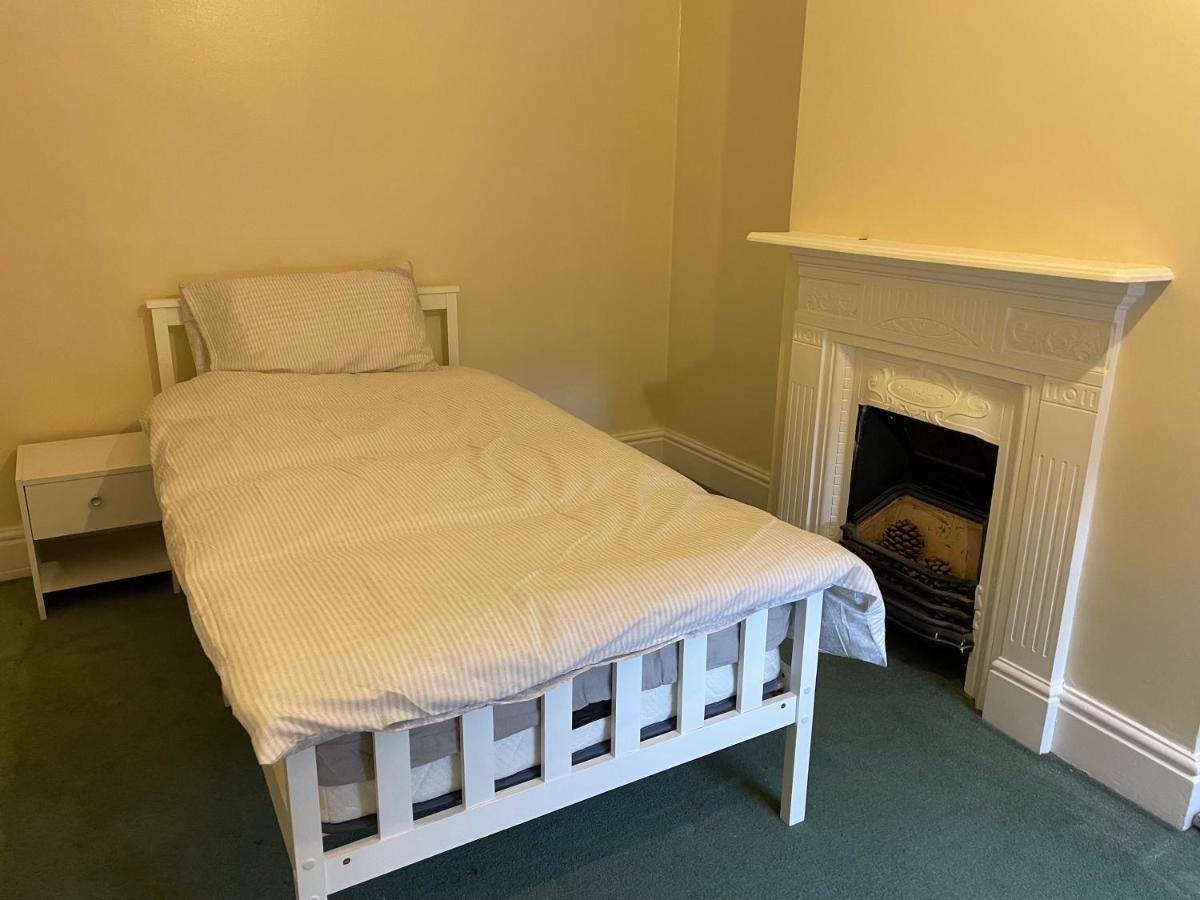 Rooms In A Victorian Comfortable 4-Bedroom House In Milton Keynes Rooms Not En-Suites Wolverton  Exteriér fotografie